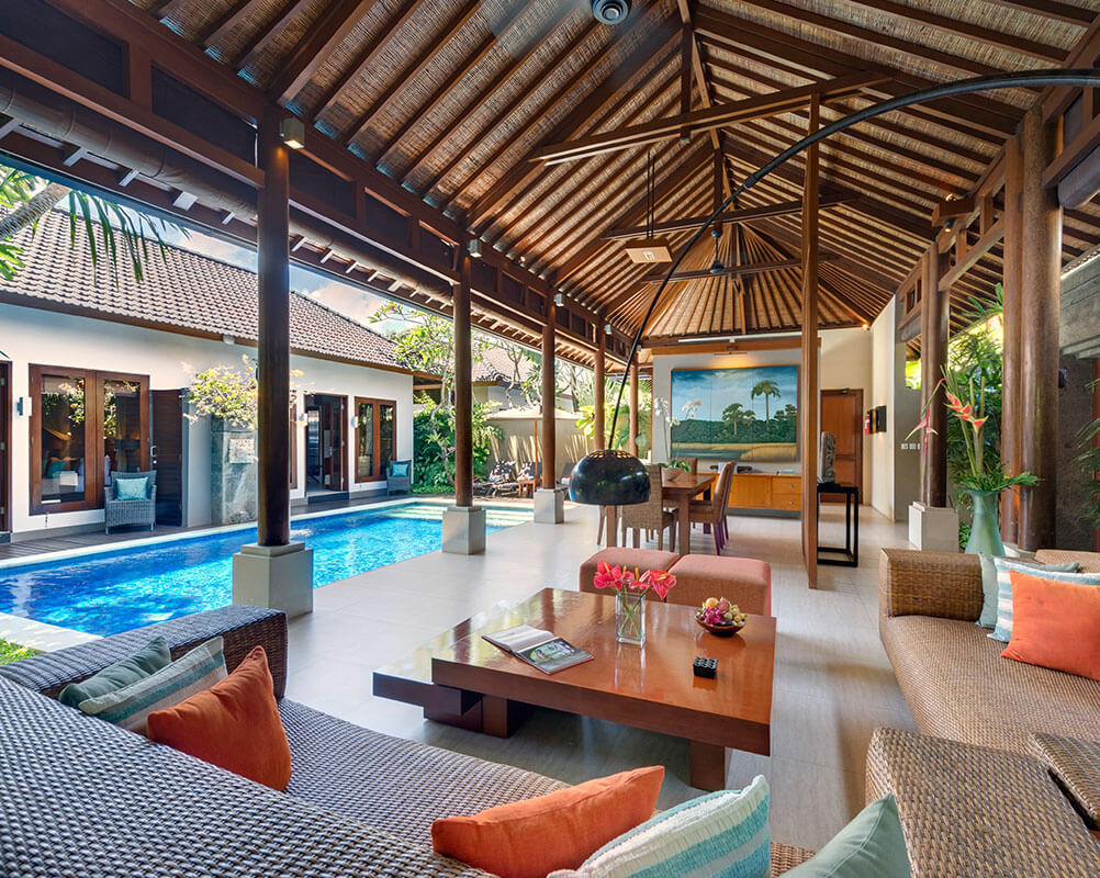 Lakshmi Villas - Toba - Living area view to pool